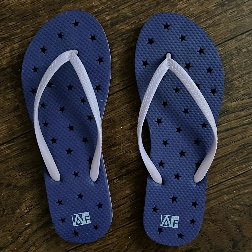 Purple shower sandals size 7/8 - Picture 1 of 2